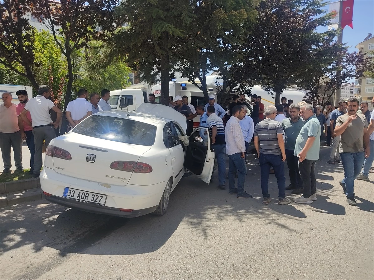 Ahlat Belediye Başkanı ve 6 kişi kaza sonucu hafif yaralandı