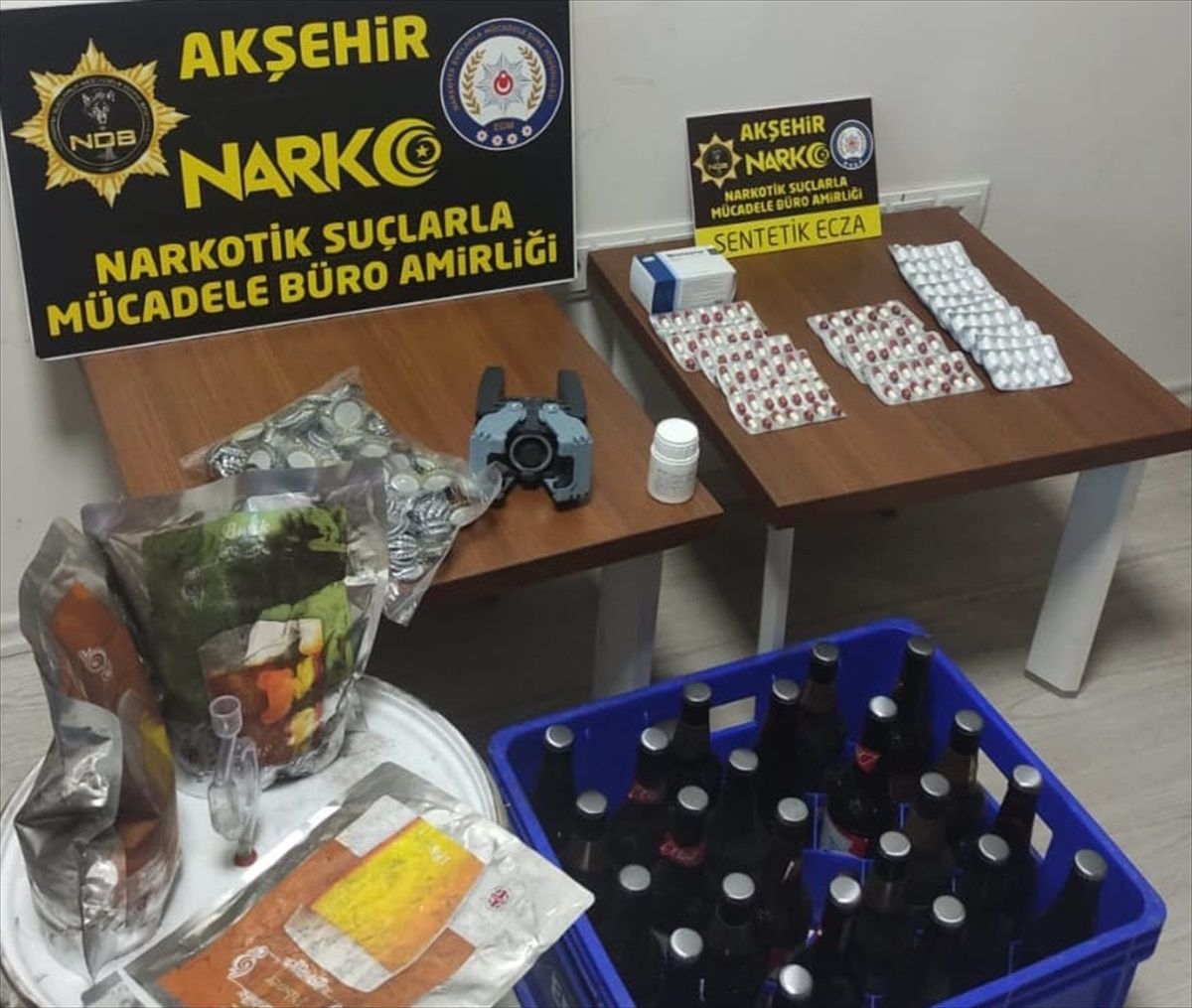 Akşehir\'de Uyuşturucu ve Sahte İçki Operasyonunda Zanlı Tutuklandı