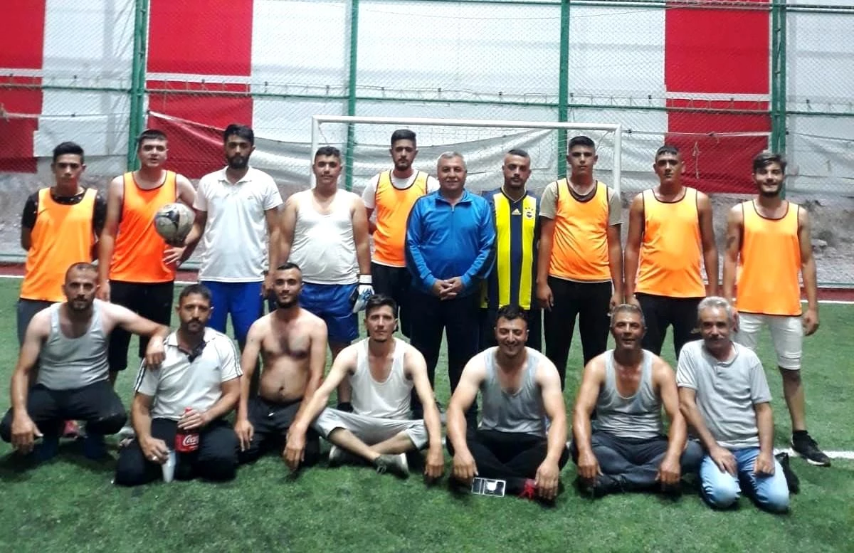 Altıntaş Belediyesi Roman Kültür Evi Projesi Kapsamında Halı Futbol Turnuvası Düzenlendi