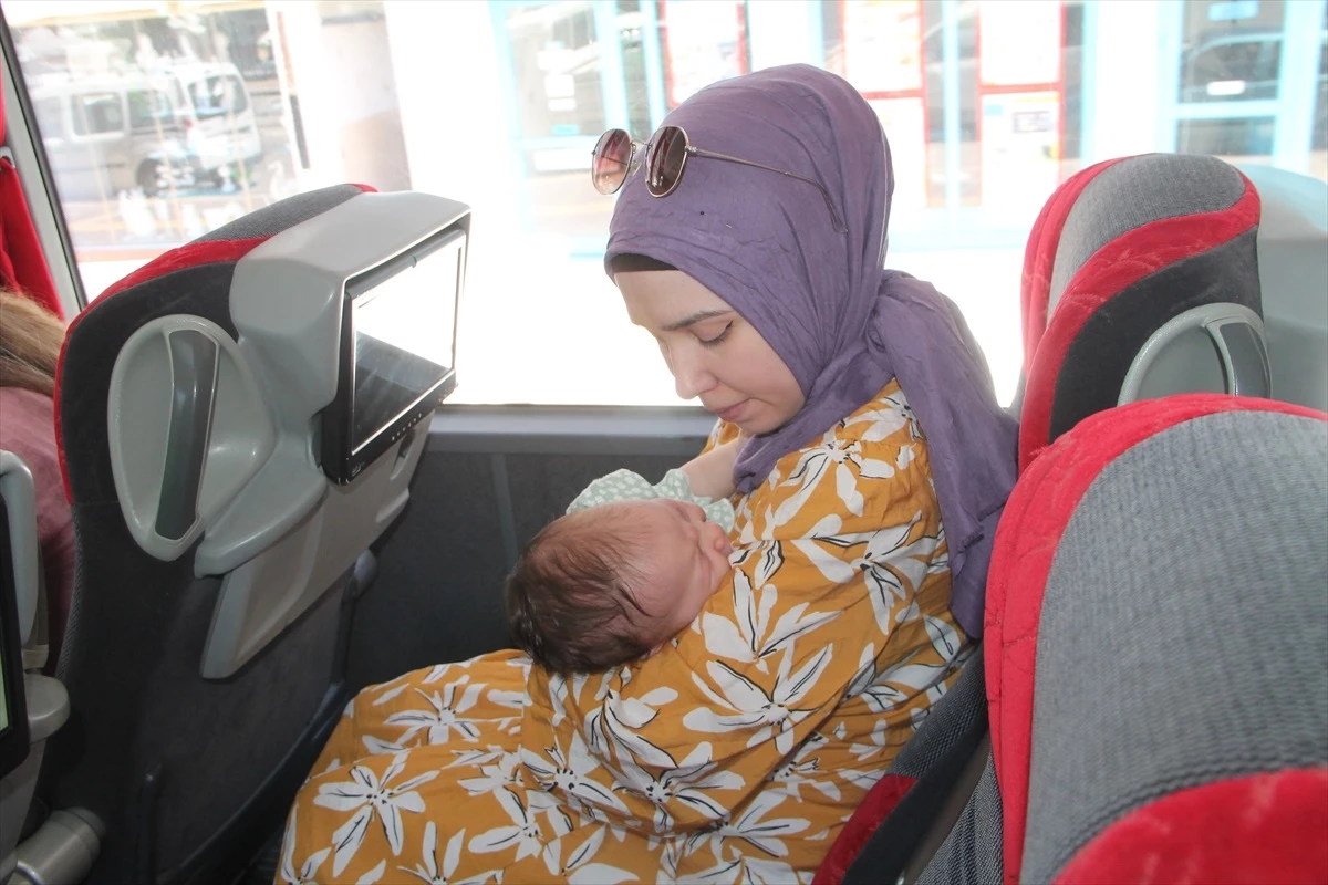 Amasya İl Sağlık Müdürlüğü, Anne Sütünü Özendirmek İçin \'Anne Bebek Dostu Otobüs\' Uygulamasını Hayata Geçirdi