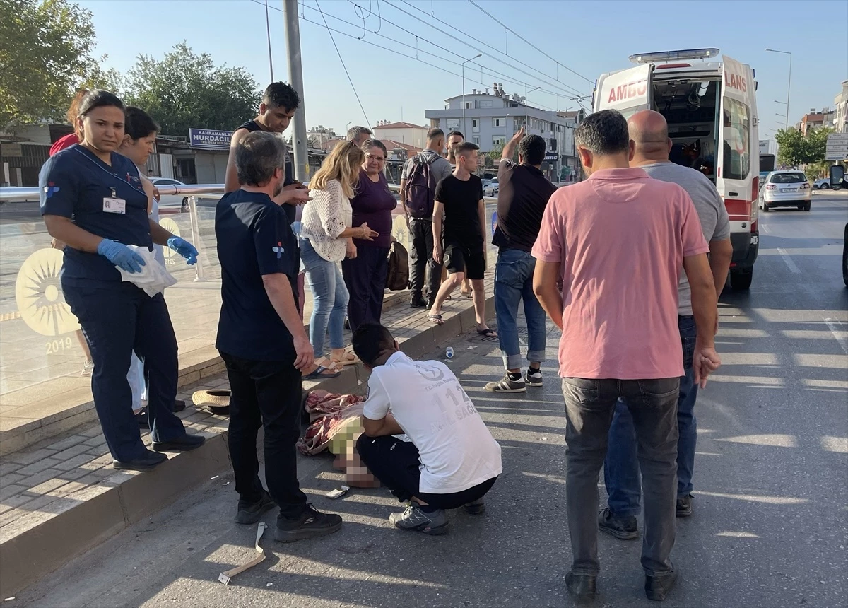 Antalya\'da otomobilin çarptığı kadın hayatını kaybetti