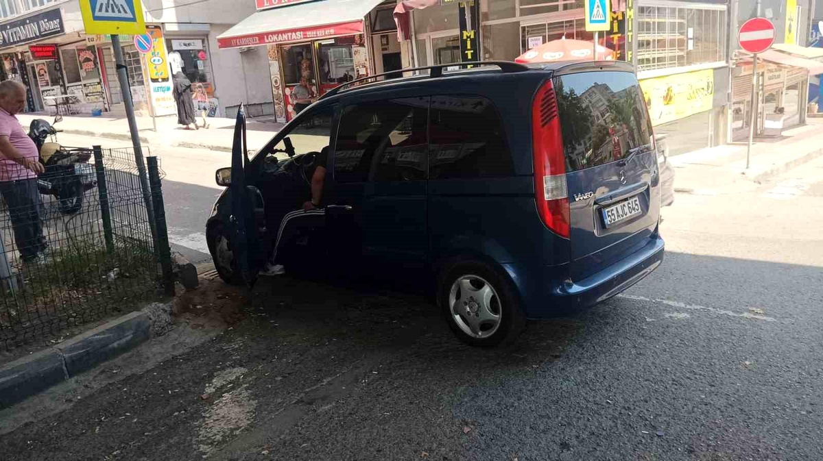 Samsun\'da aracında uyuya kalan şahıs polisi alarma geçirdi