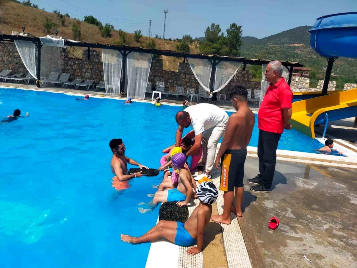Bayırköy Belediyesi Yaz Spor Okulları\'nda 110 çocuk yüzme öğreniyor