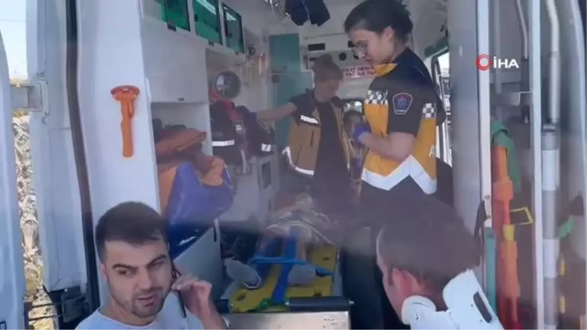 Çanakkale'de jip kamyon dorsesine çarptı: 5 yaralı