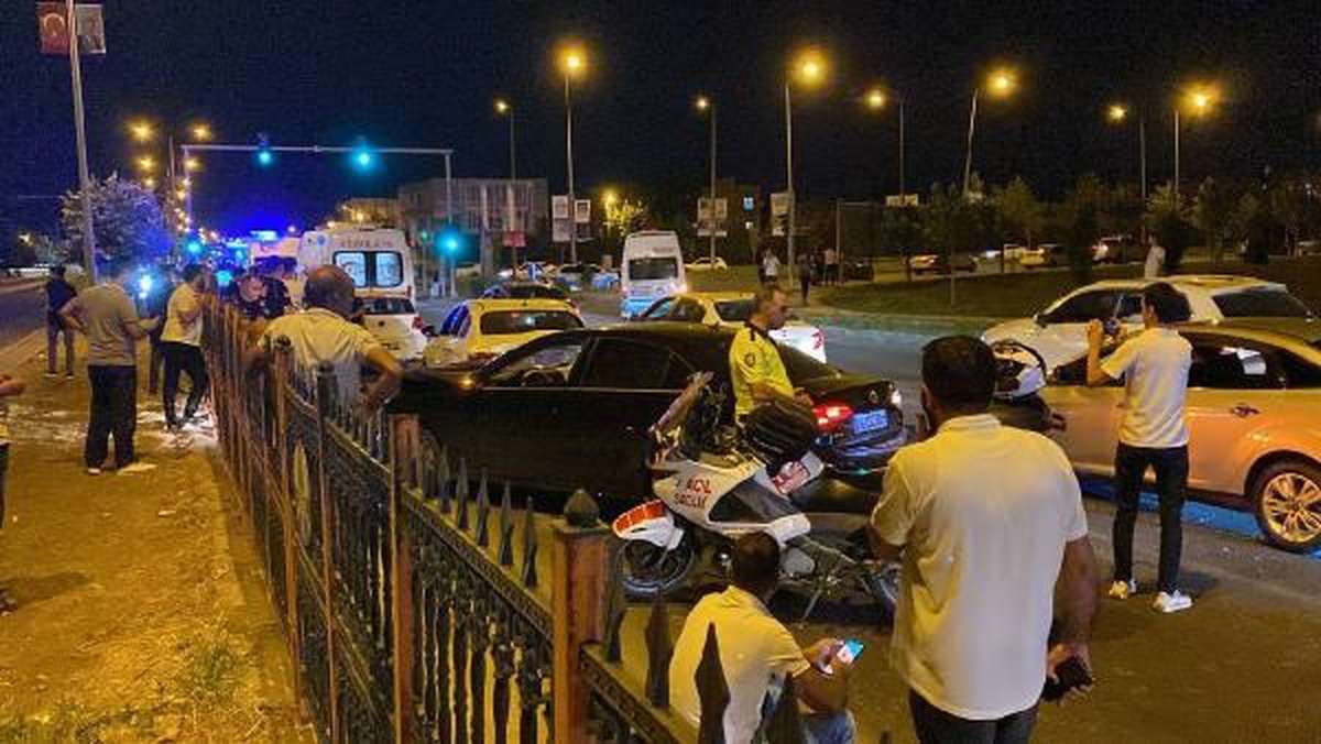 Diyarbakır\'da meydana gelen kazalarda 16 kişi yaralandı