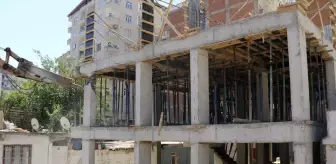 Diyarbakır'da kaçak inşaata müdahale edildi