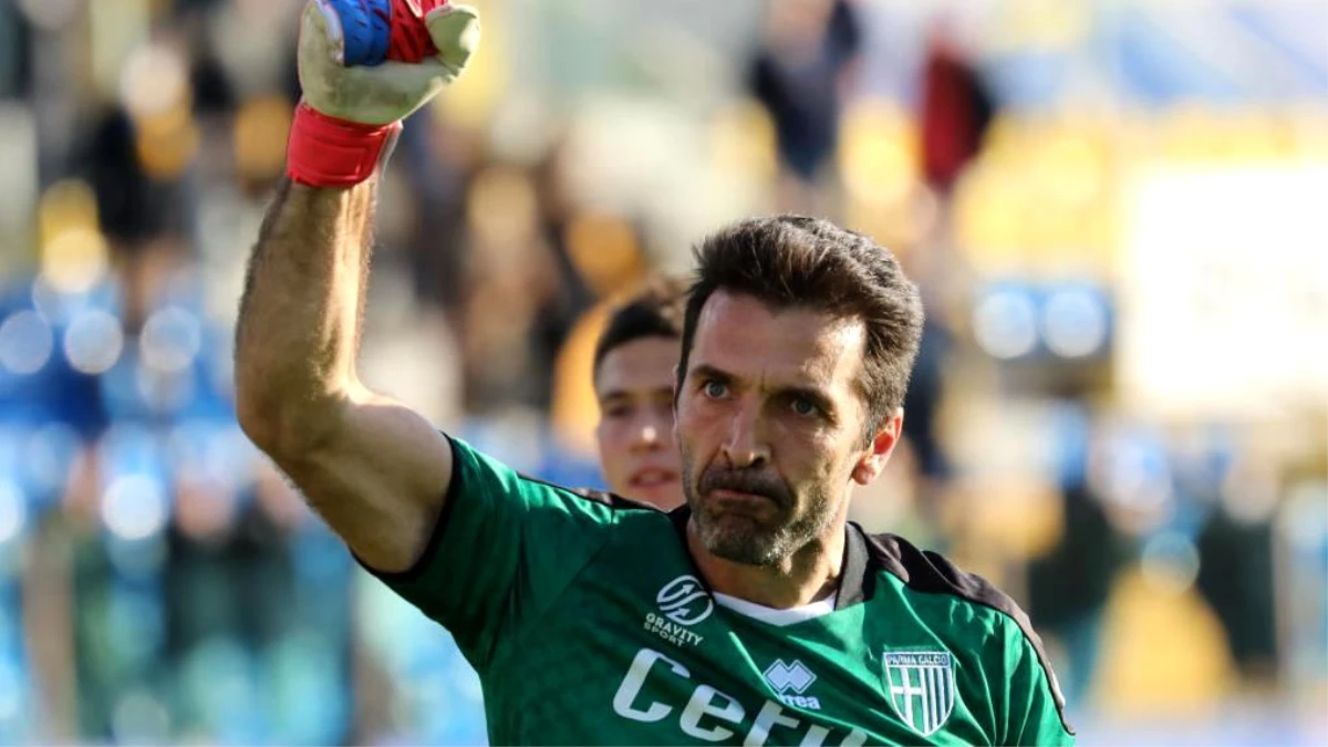 İtalyan Futbolunun Efsanevi Kalecisi Buffon Kariyerine Nokta Koydu