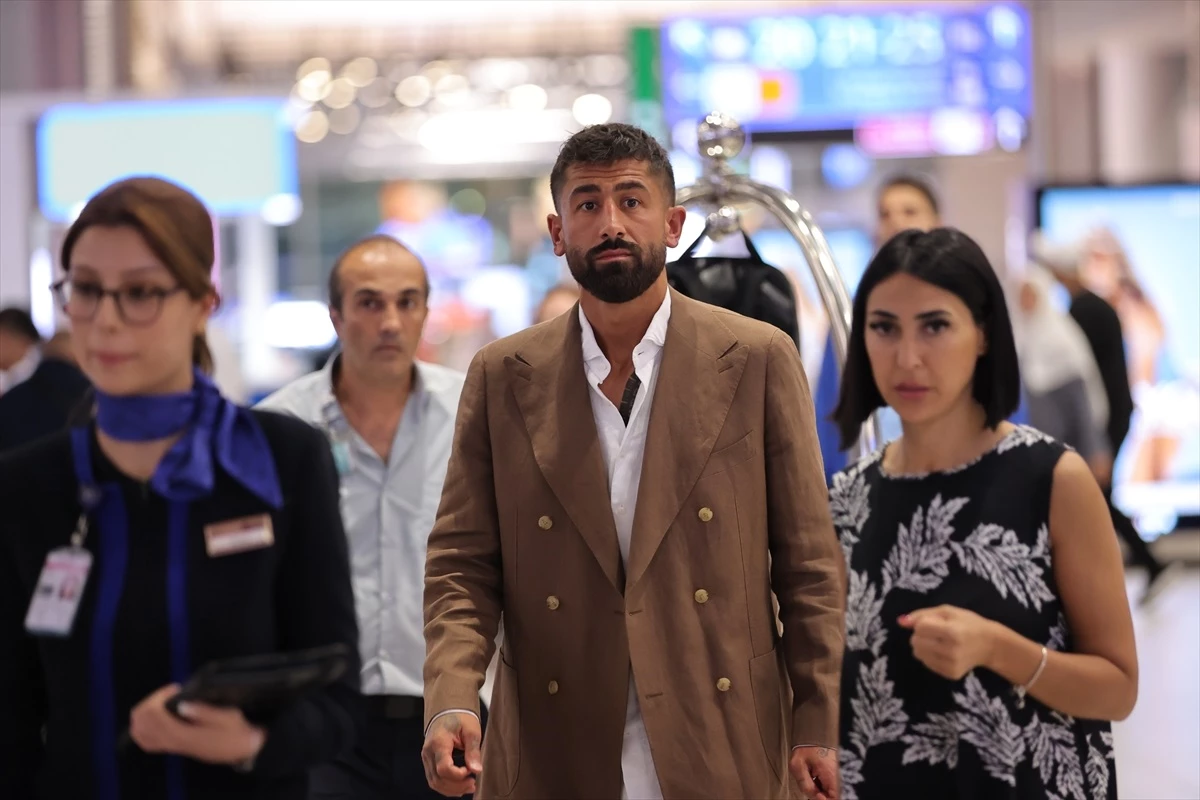 Galatasaray\'ın transfer görüşmelerine başladığı Kerem Demirbay, İstanbul\'a geldi