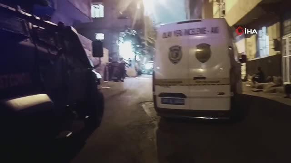 Gaziantep\'te husumetli aileler arasında silahlı kavga: 1\'i polis 15 yaralı