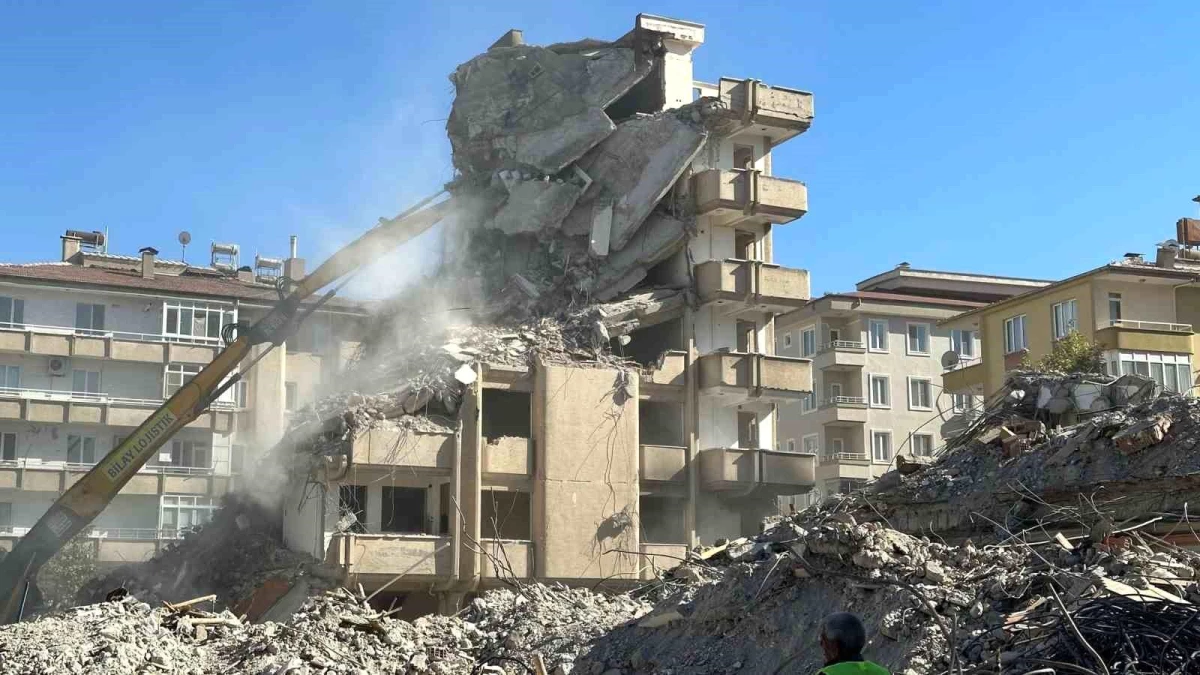 Gaziantep\'te yıkım çalışmaları sürüyor