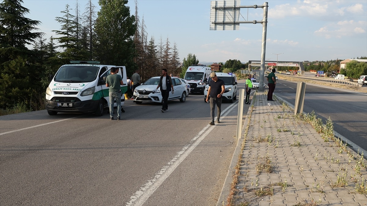 Ankara\'da Otomobilin Çarptığı Yaya Hayatını Kaybetti