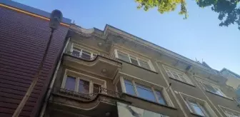 Konya'da Kaldırımda Yürüyen Baba ve Kızı Beton Sıva Parçalarının Düşmesi Sonucu Yaralandı