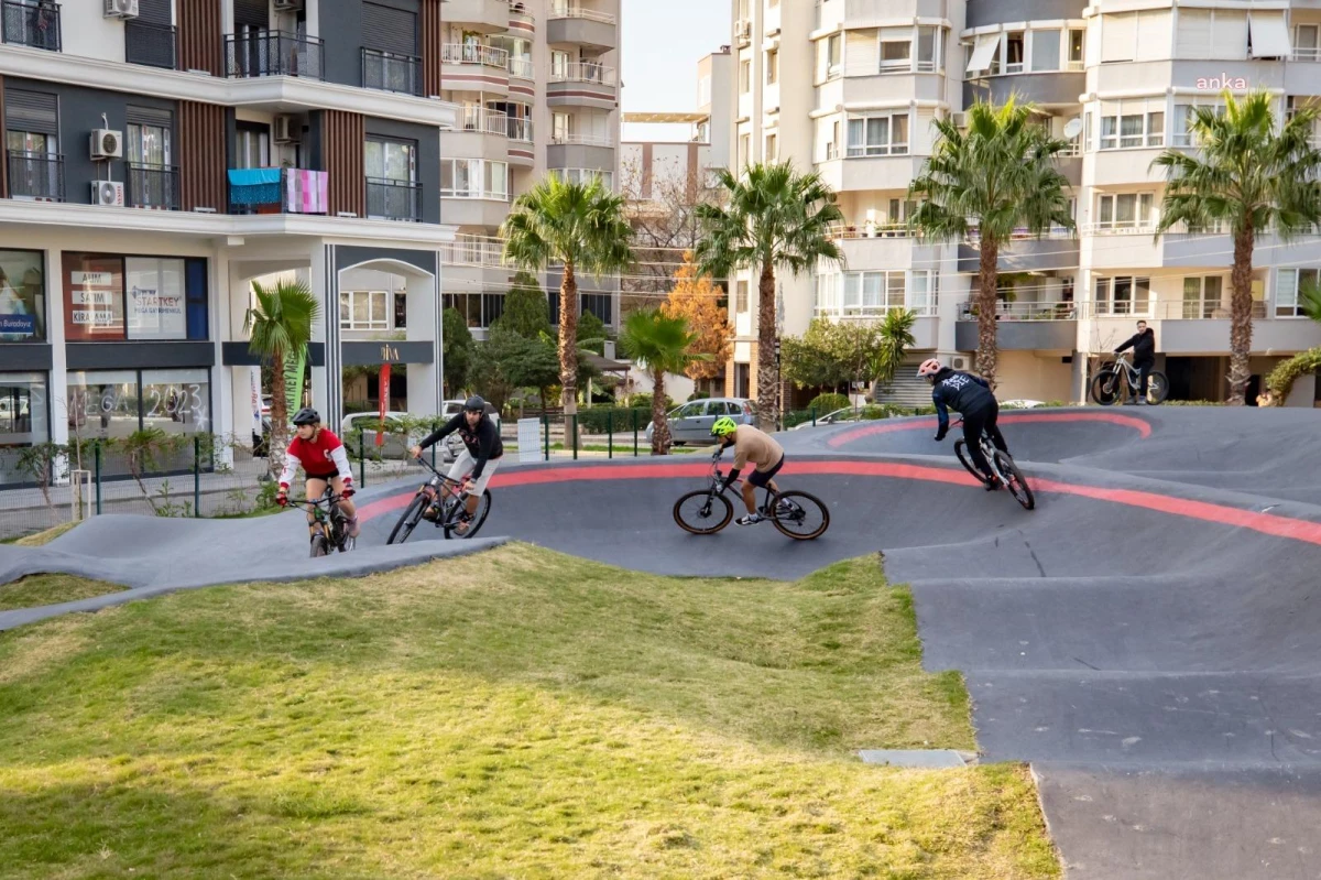 Karşıyaka Belediyesi, bisiklet kullanımını destekleyen çalışmalara devam ediyor