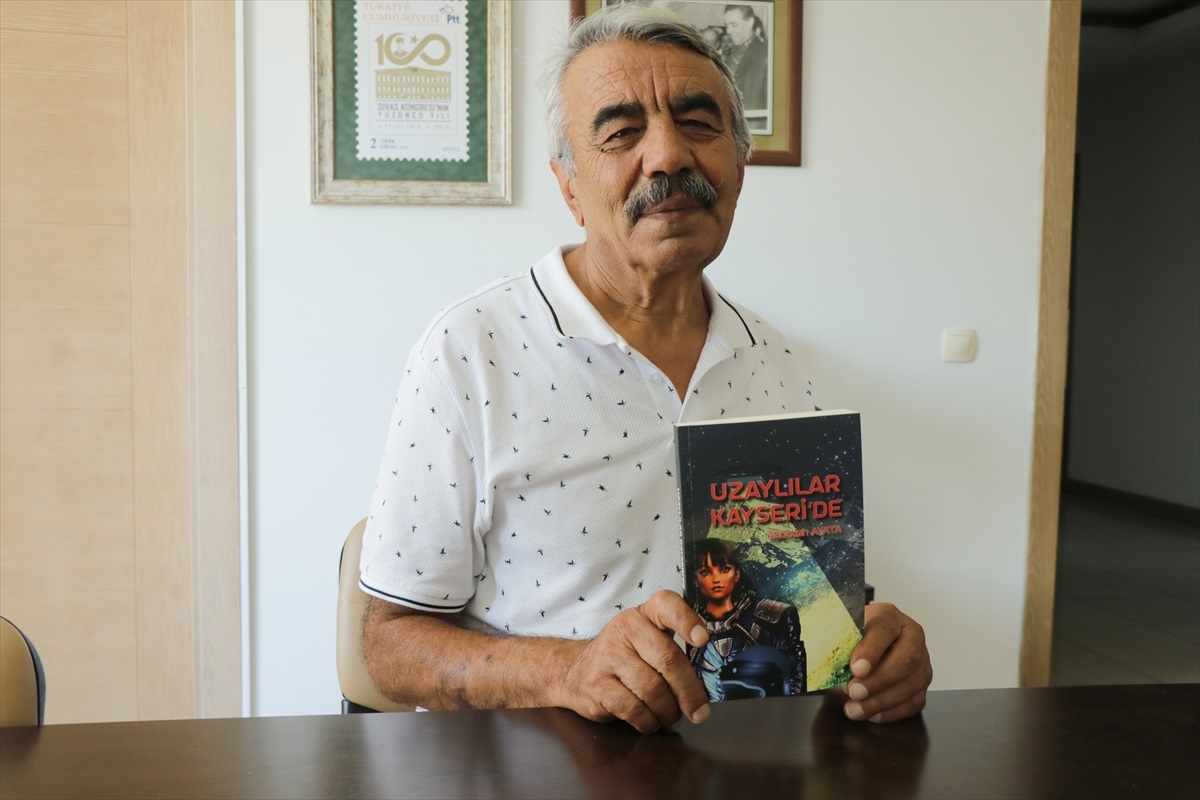 Kayserili yazar Abdullah Ayata\'nın \'Uzaylılar Kayseri\'de\' isimli kitabı yayınlandı