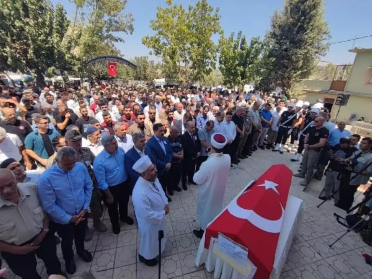 Şehit Polis Memuru Ramazan Kütük\'ün Cenazesi Hatay\'da Defnedildi