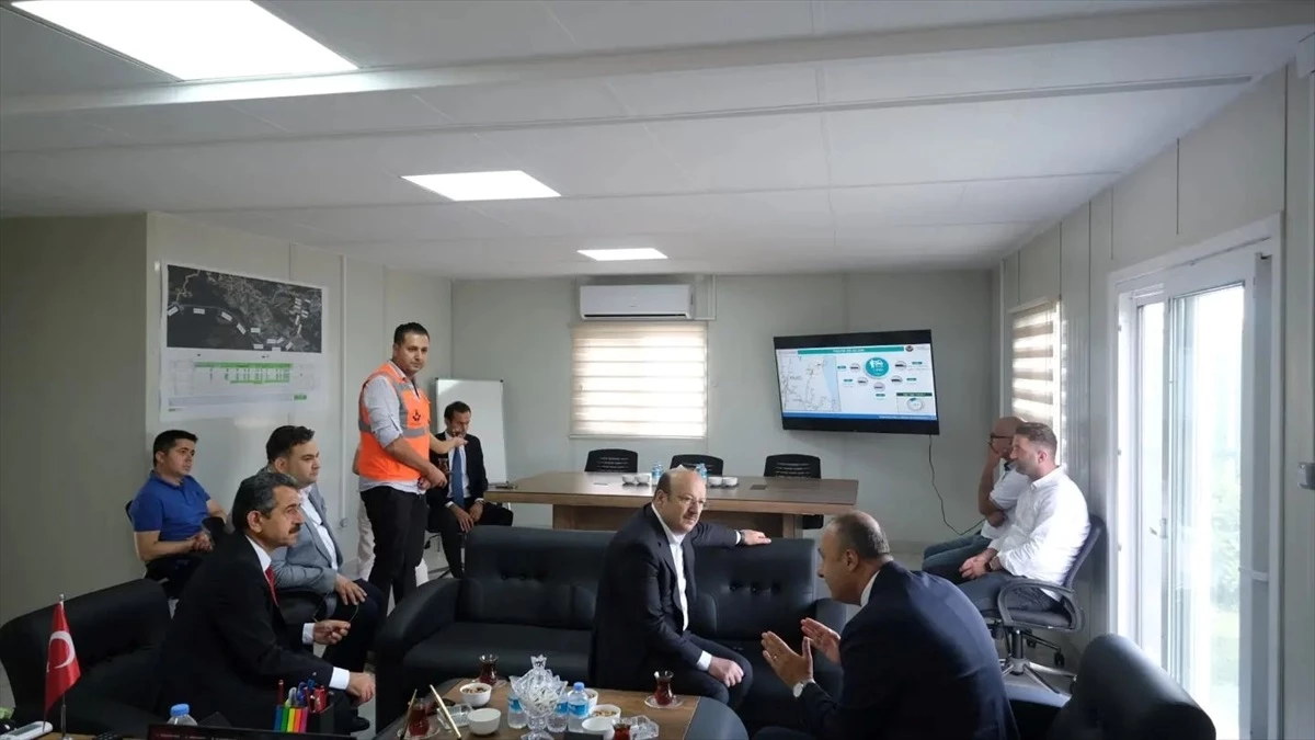 Kırklareli Valisi Birol Ekici, Demirköy-İğneada çevre yolunda çalışmaları inceledi