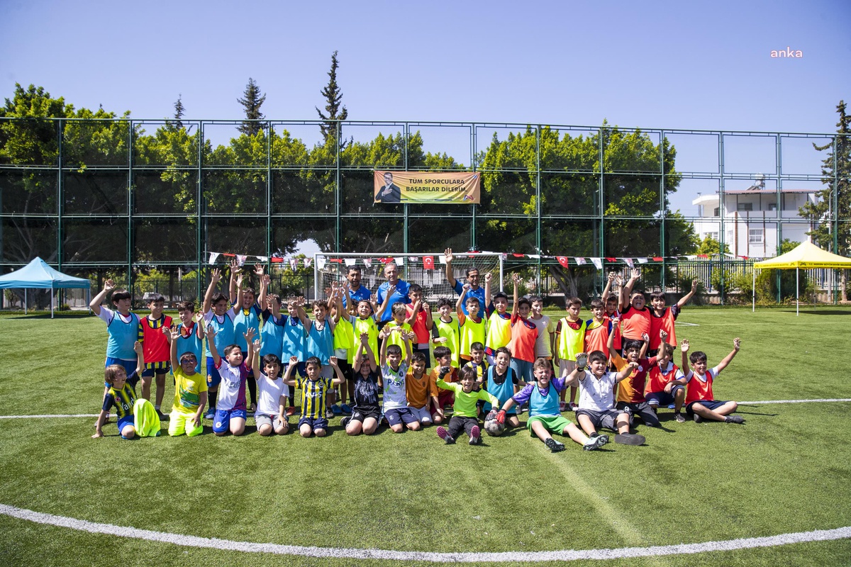 Mersin Büyükşehir Belediyesi Ücretsiz Futbol Kurslarına Devam Ediyor