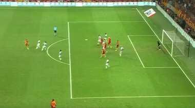 Ne yaptın Mertens! Attığı golü göenler izlemeye doyamıyor