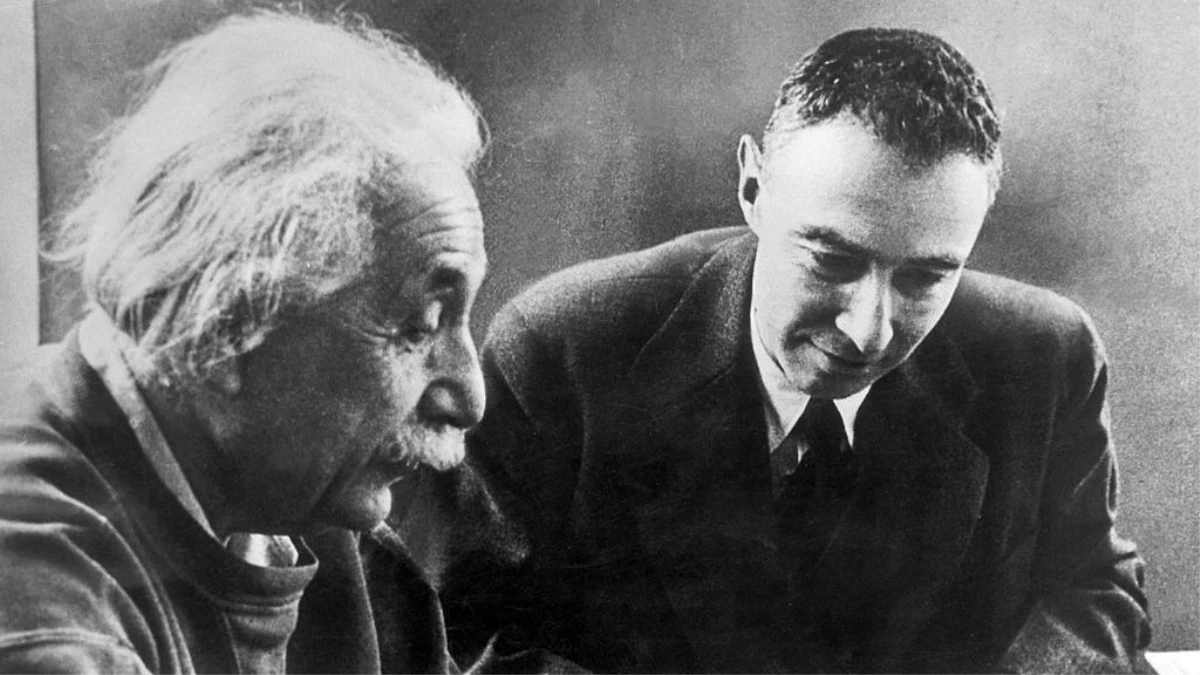 Oppenheimer ve Einstein\'ın karmaşık ilişkisi