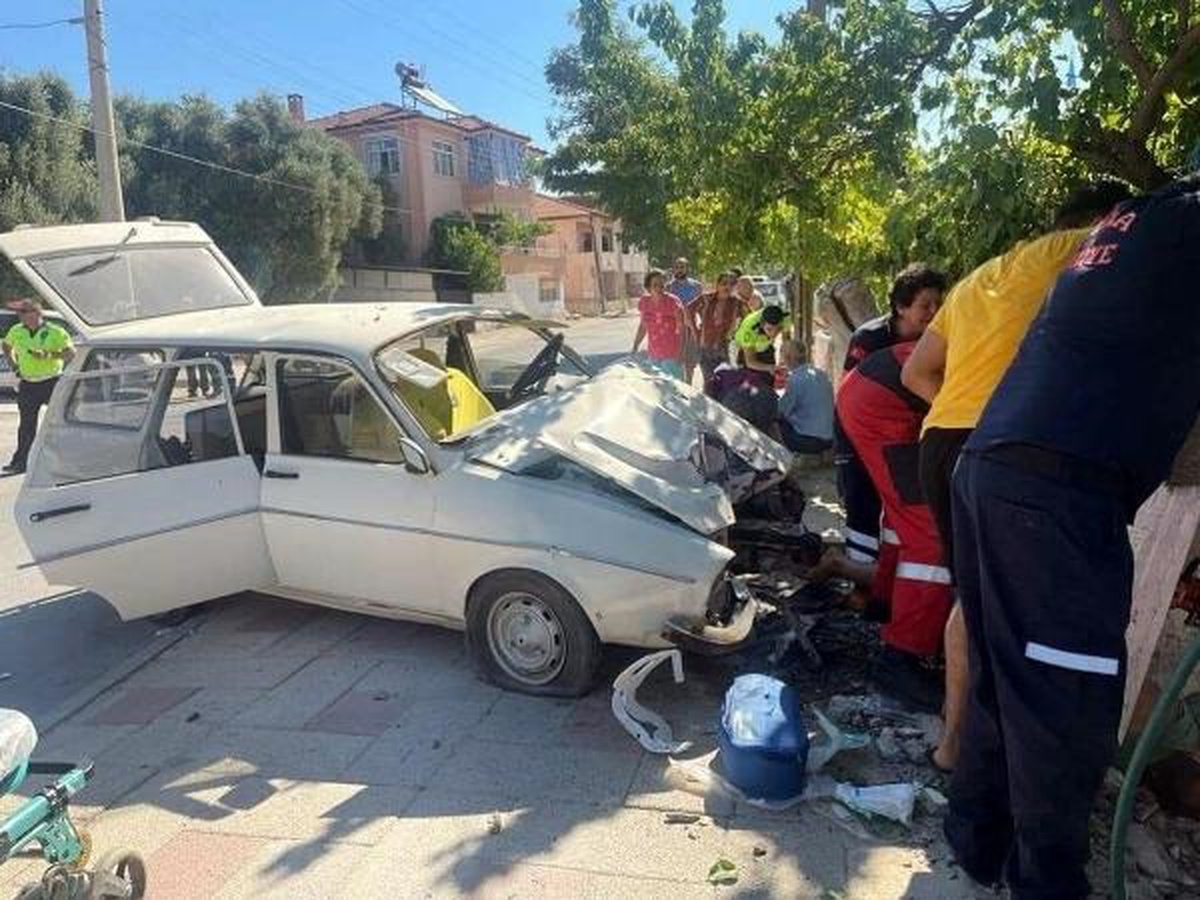 Muğla\'da Yaya Geçidinde Kaza: Bacağı Kopan Kişi Hastaneye Kaldırıldı