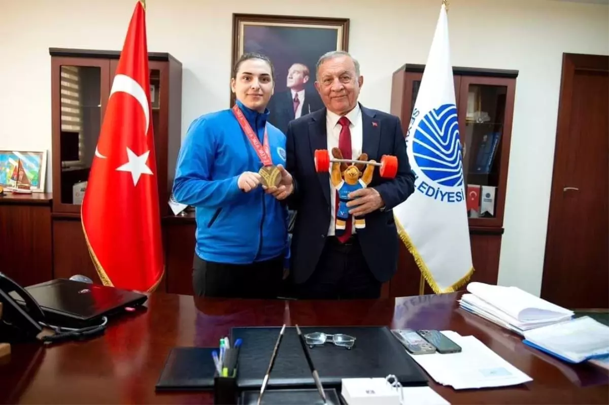 Adana Seyhan Belediyespor Kulübü Halter Takımı\'nın milli sporcusu Sara Yenigün, Avrupa ikincisi oldu