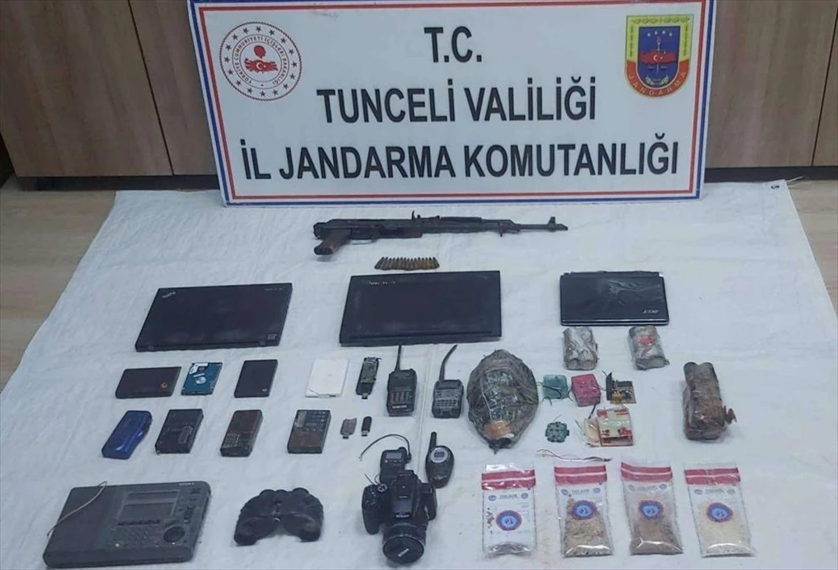 Tunceli\'de teröristlerin kullandığı 4 sığınak imha edildi