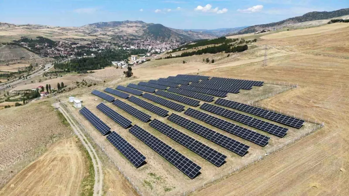 Çorum\'un Bayat Belediyesi Güneş Enerjisi Santrali Kurarak Kendi Enerjisini Üretiyor