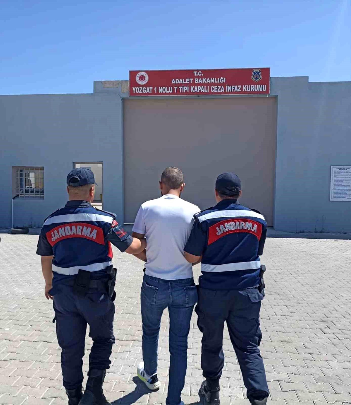 Yozgat\'ta Hırsızlık ve Uyuşturucu Suçundan Hüküm Giymiş Firari Hükümlüler Yakalandı