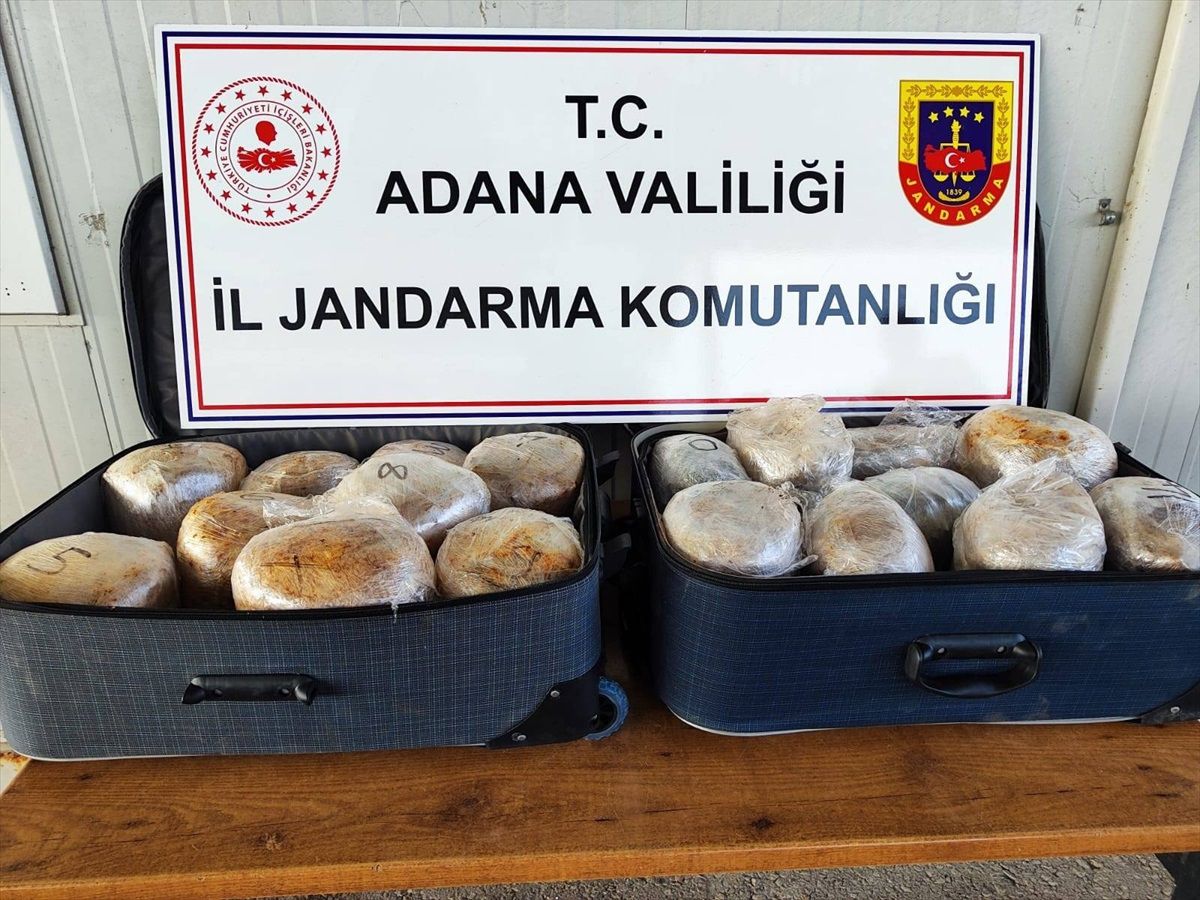 Adana\'da 20 Kilo Esrar Ele Geçirildi, Şüpheli Gözaltına Alındı