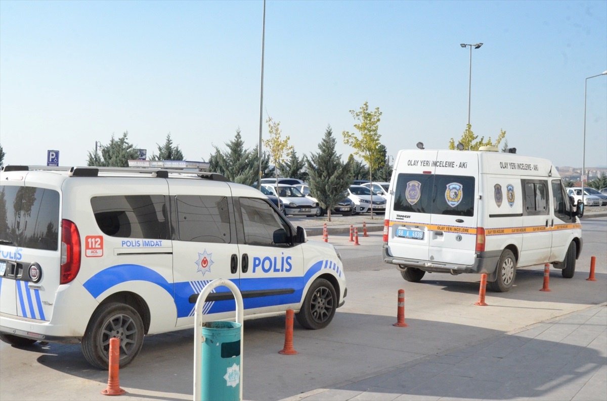 Aksaray\'da komşular arasında çıkan kavgada 3 kişi yaralandı
