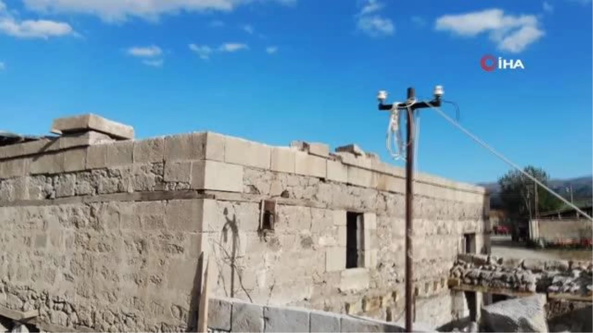 Alvarlı Efe\'nin 21 yıl hizmet verdiği camii restore ediliyor