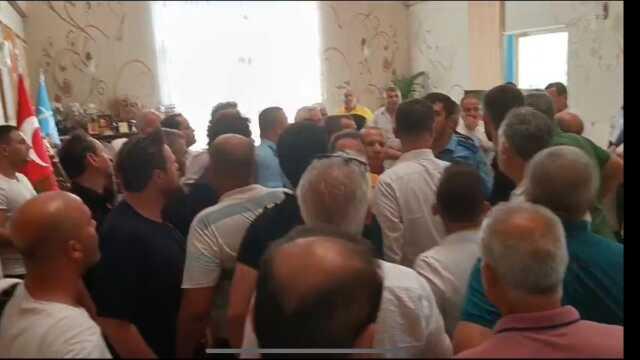 Antalya'da Belediye Başkanı ile İyi Parti Grup Sözcüsü Arasında Kavga Çıktı