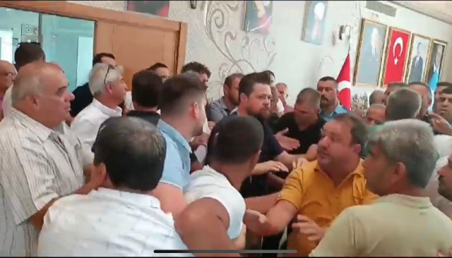 Antalya'da Belediye Başkanı ile İyi Parti Grup Sözcüsü Arasında Kavga Çıktı