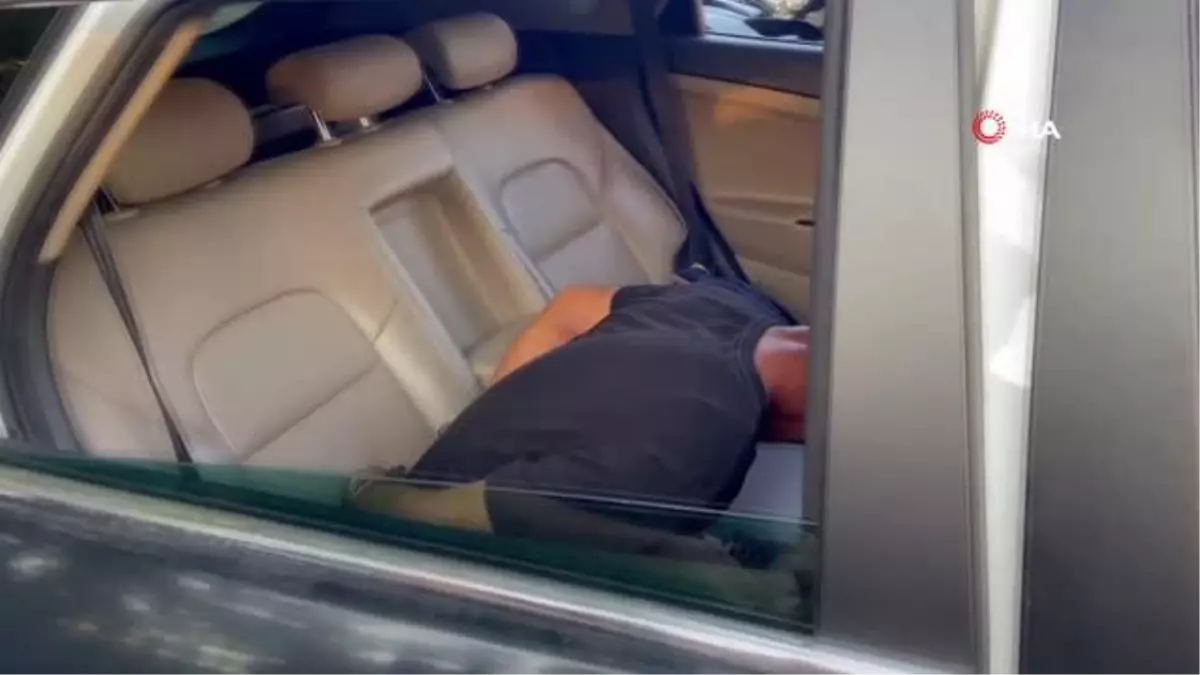 Asayiş denetiminde 3 araçta uyuşturucu madde bulundu: 4 gözaltı