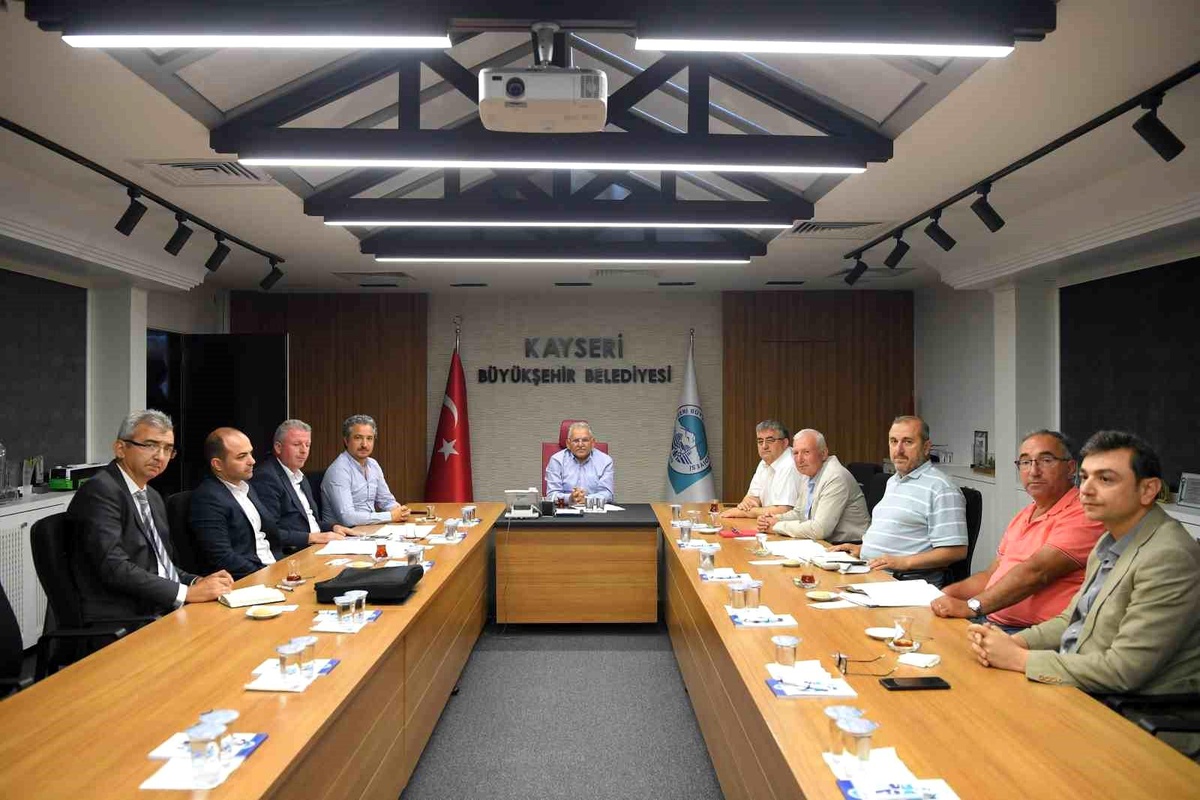 Kayseri\'de Ulaşım Yatırımları İçin Toplantı Gerçekleştirildi