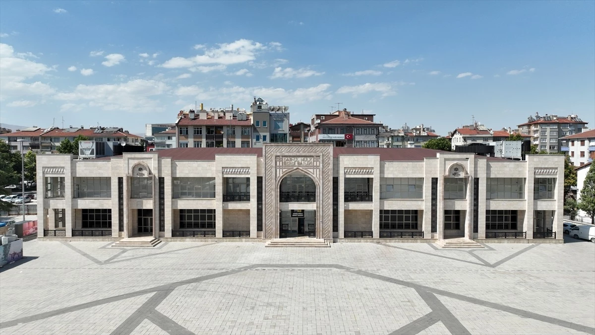 Konya Büyükşehir Belediyesi Darü\'l-Mülk Sergi Sarayı\'nı Ziyarete Açtı
