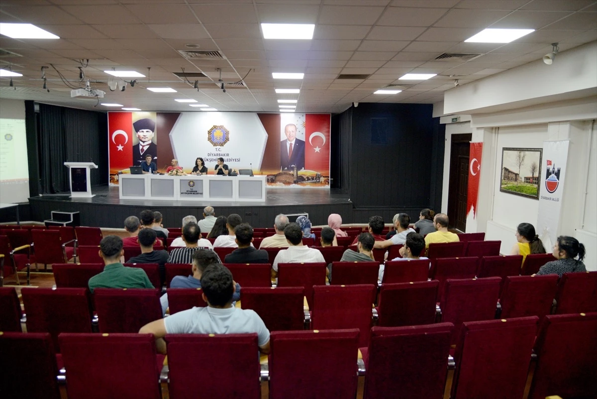 Diyarbakır Büyükşehir Belediyesi, Gıda İmalathanelerinde Çalışanlara Hijyen Eğitimi Verdi