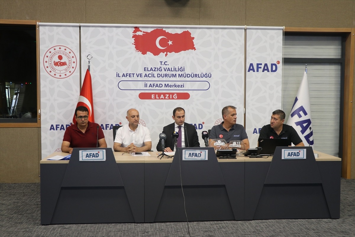 Elazığ\'da depremzedelere 43 konut için kura çekimi yapıldı