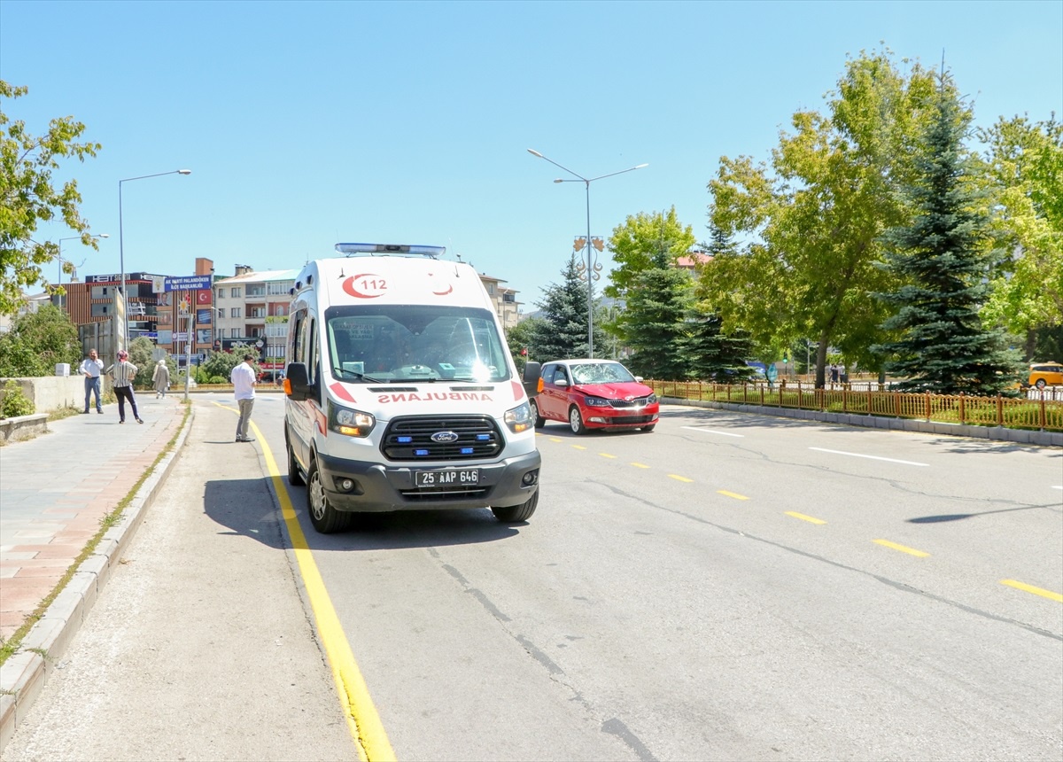 Erzurum\'da otomobilin çarptığı kadın ağır yaralandı
