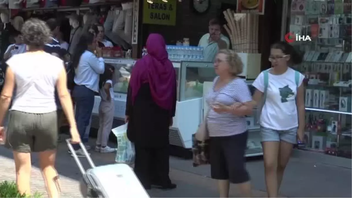 Eskişehir\'de Dondurmacının Önünde Olay Çıktı