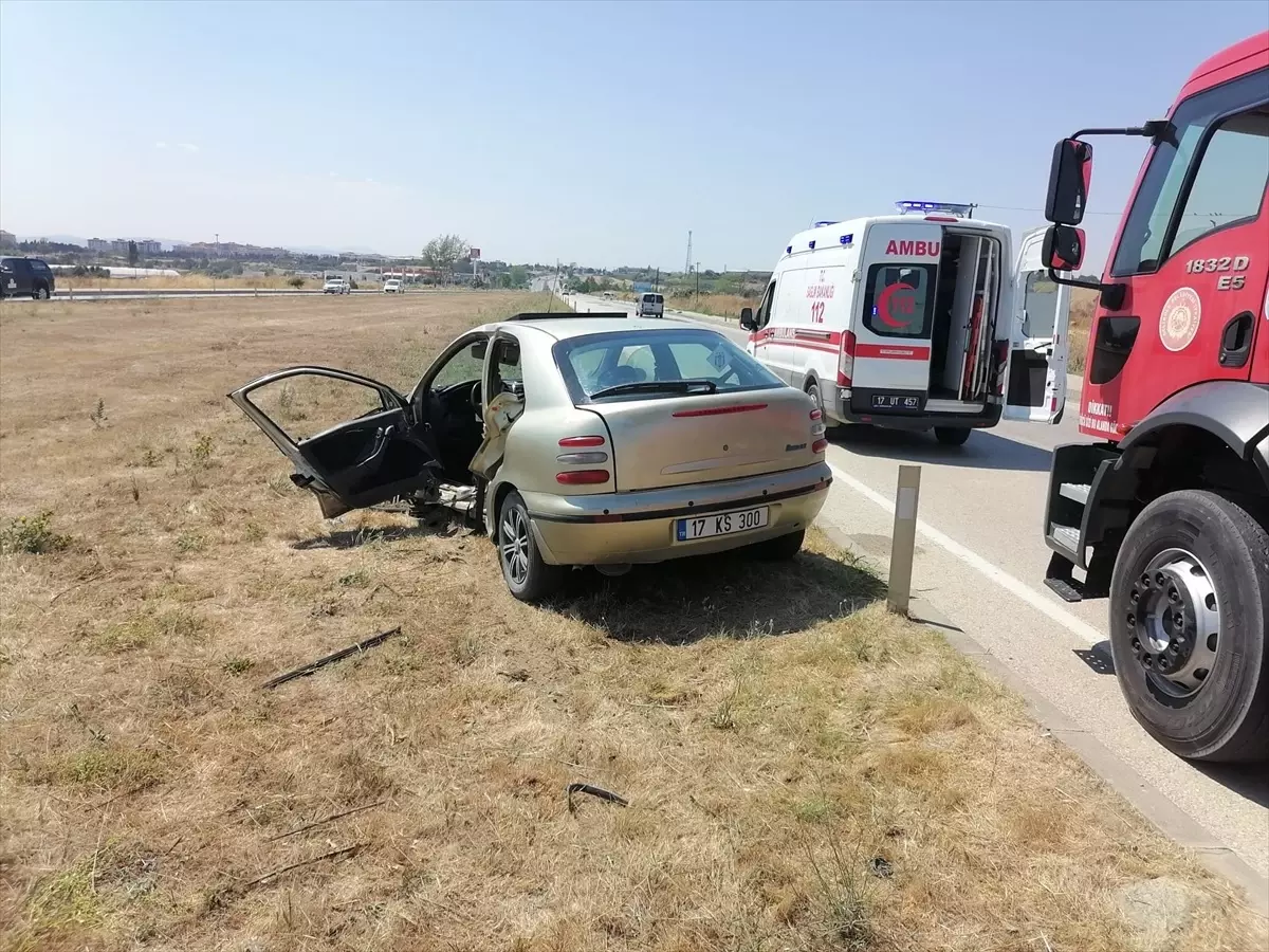 Çanakkale\'de trafik kazası: 2 kişi yaralandı