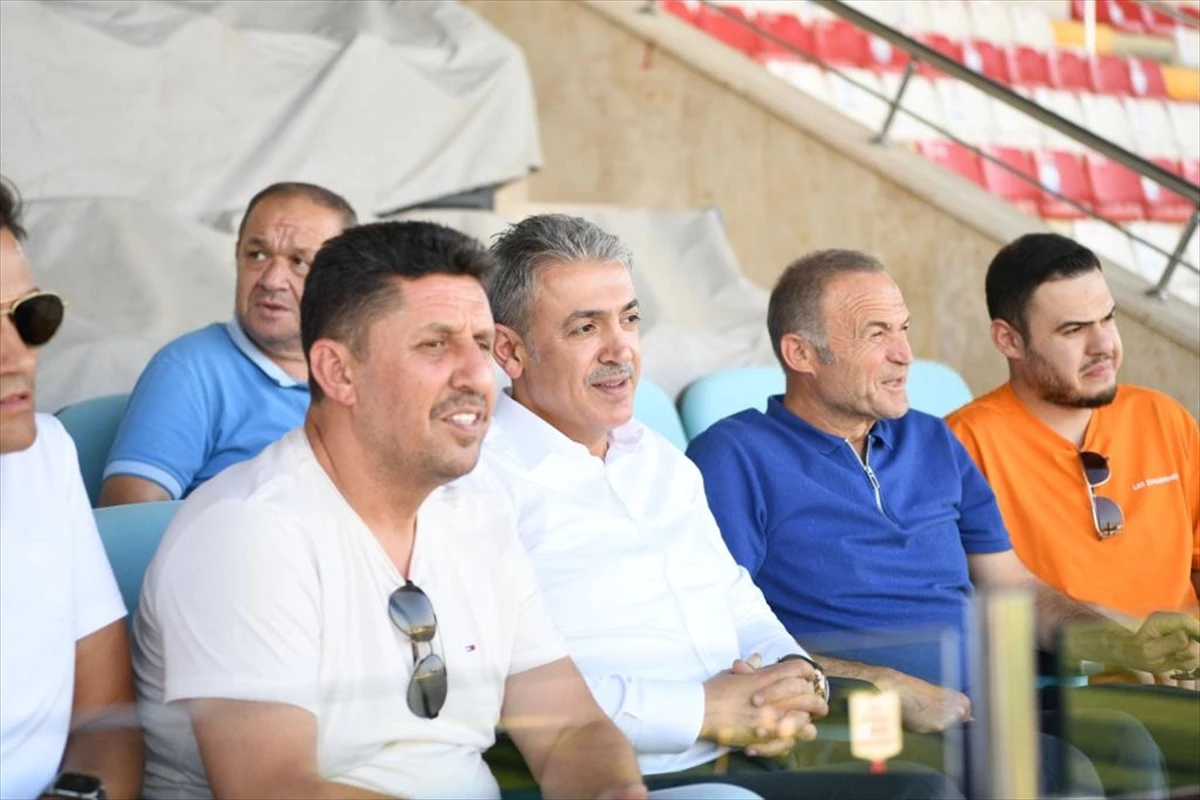 Karaman Valisi Tuncay Akkoyun, Karaman FK futbolcularıyla bir araya geldi