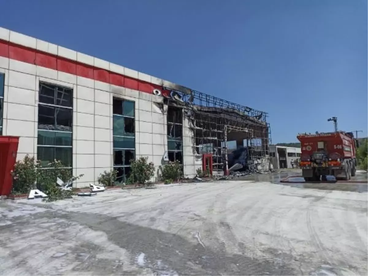 Tosya Organize Sanayi Bölgesi'nde Yangın Kontrol Altına Alındı