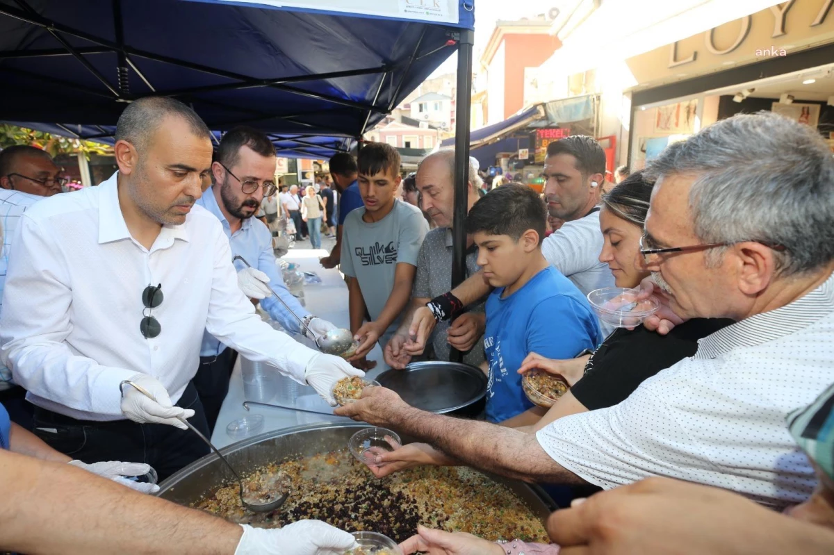 Konak Belediyesi Muharrem Ayında 5 Bin Kişiye Aşure Dağıttı