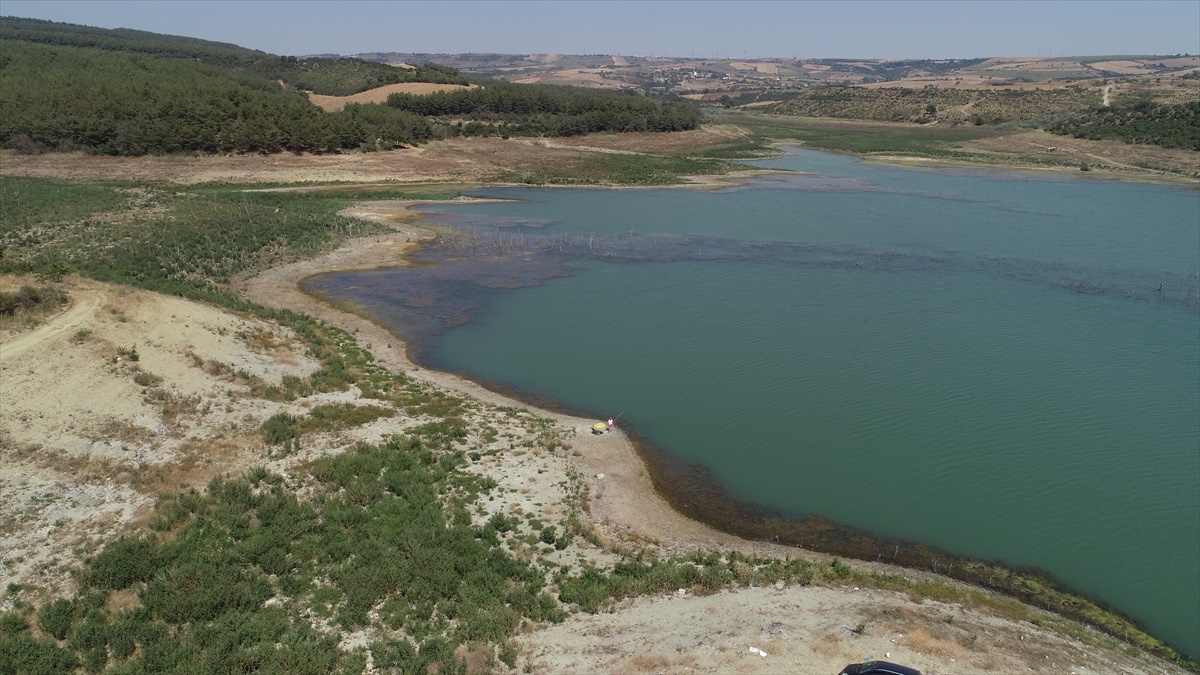 Tekirdağ\'daki Yazır Barajı\'nın su seviyesi kuraklık nedeniyle büyük oranda azaldı