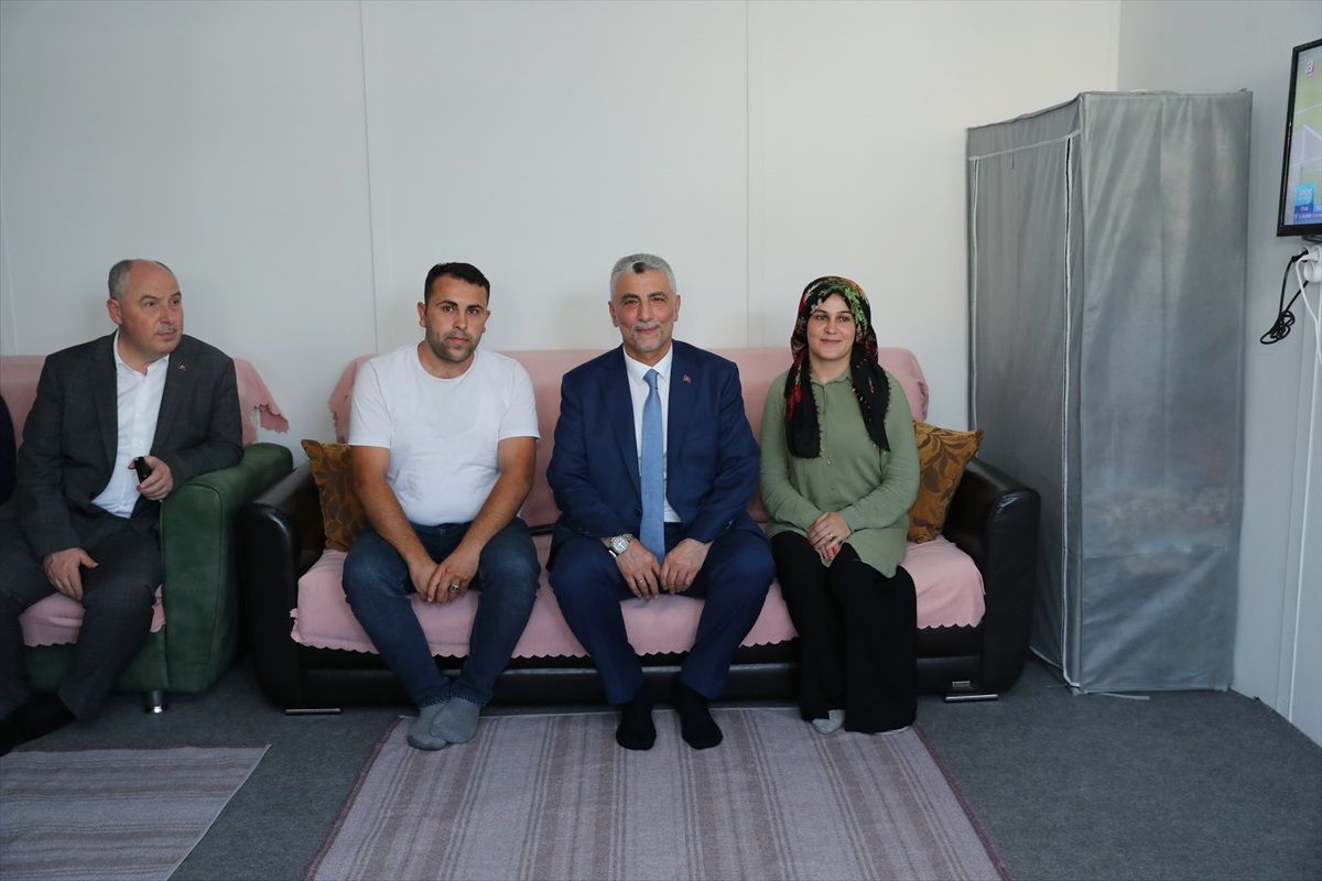 Ticaret Bakanı Kahramanmaraş ve Gaziantep\'i ziyaret etti