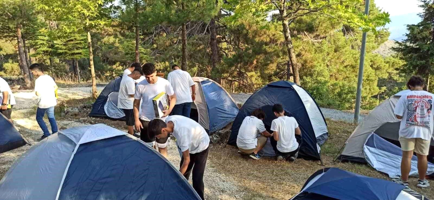 Mersin\'de Gençler Doğa Kampında Buluşuyor