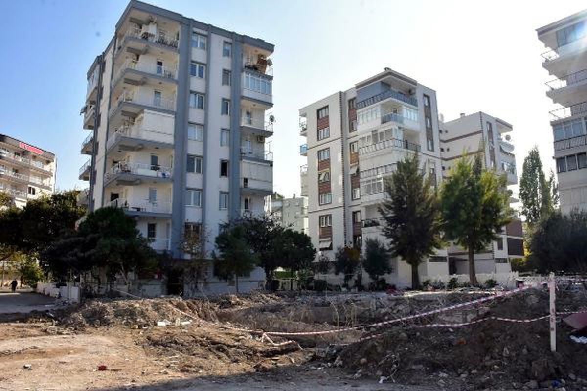 İzmir\'deki depremde 11 kişi hayatını kaybetti, \'Yağcıoğlu Apartmanı\' davasında eksikliklerin tamamlanması için dosya geri gönderildi