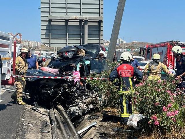 Kuzey Marmara Otoyolu'nda korkunç kaza! Anne ve çocuğu feci şekilde can verdi Kuzey Marmara Otoyolu'nda korkunç kaza! Anne ve çocuğu feci şekilde can verdi