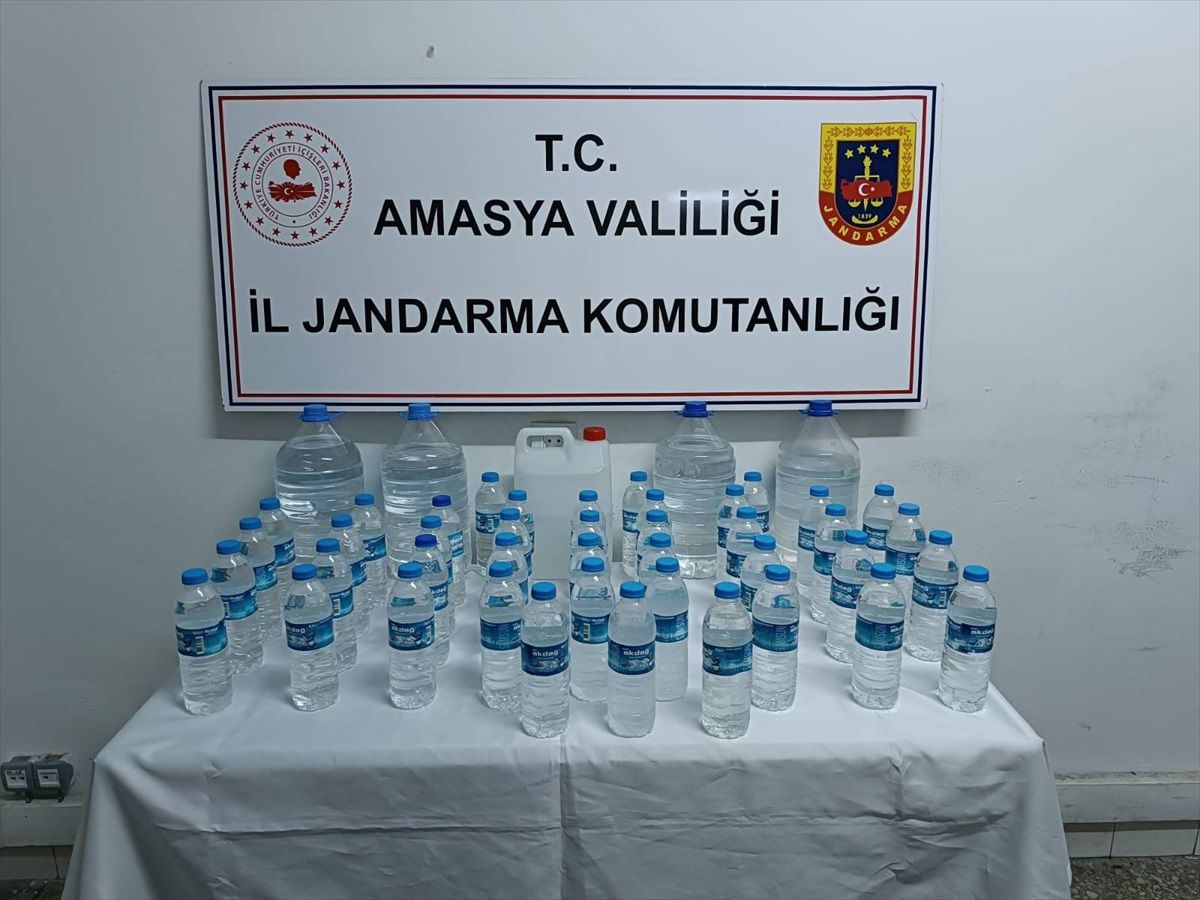 Amasya\'da bir evde 44 litre sahte içki ele geçirildi
